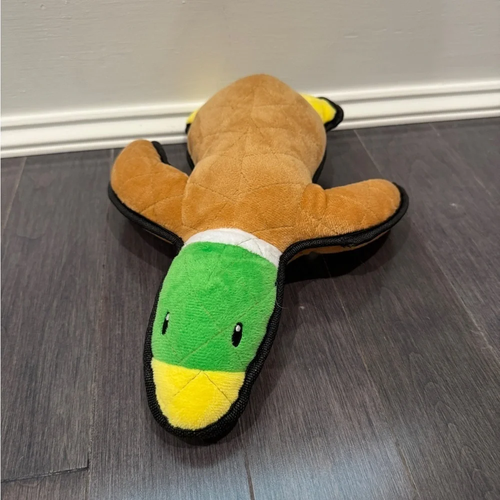 🎉HP🎊  NWOT Tough Toy Plush Duck Dog Toy in Green and Brown